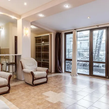 Mangal And Terrace In Center Appartement Lviv
